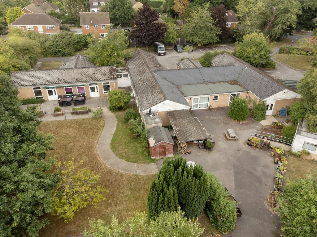 Property photo 3 of 7 Wokingham48.Jpg