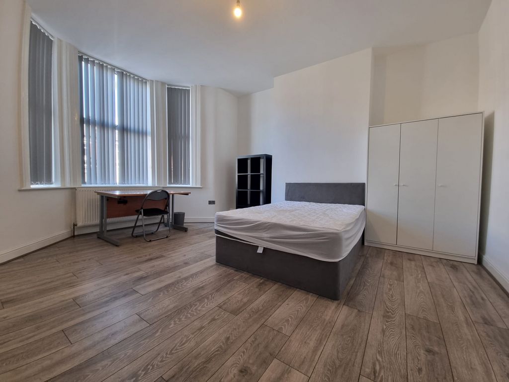 Property photo 2 of 17 Gallery