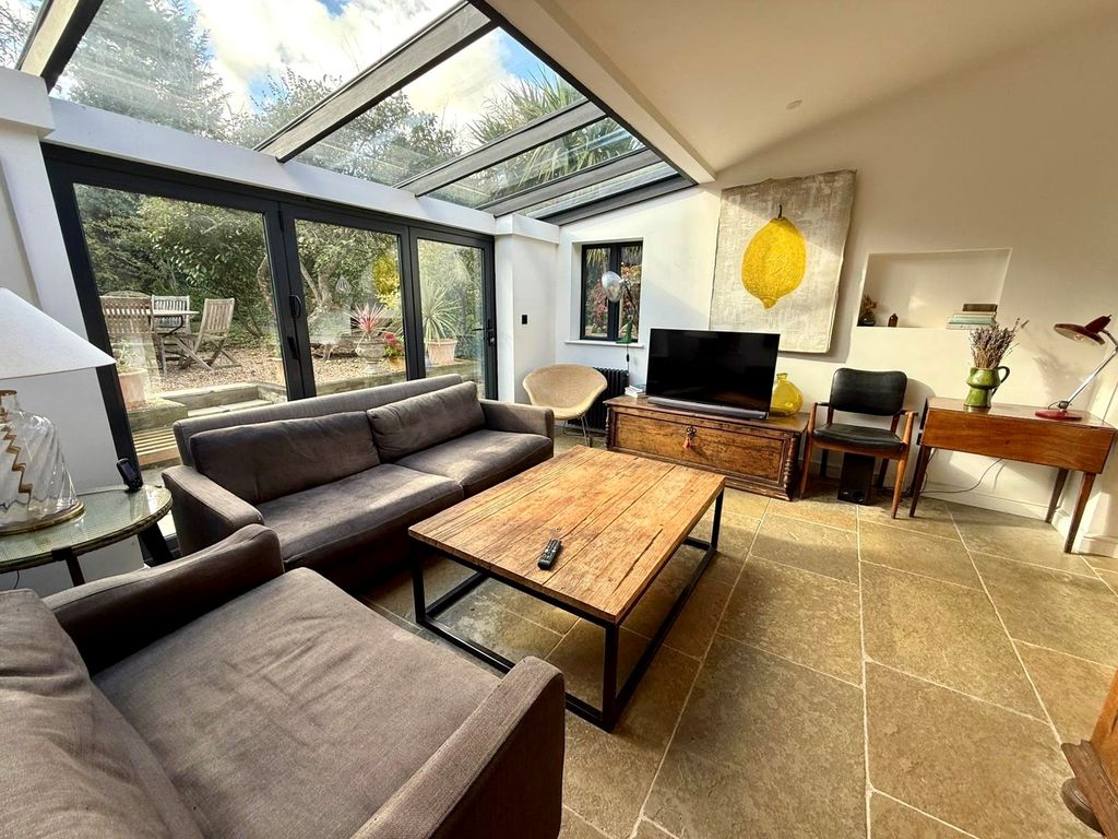 Property photo 2 of 18