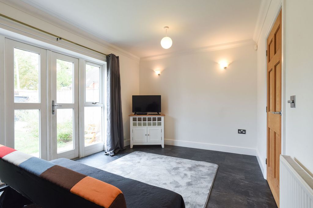 Property photo 3 of 9