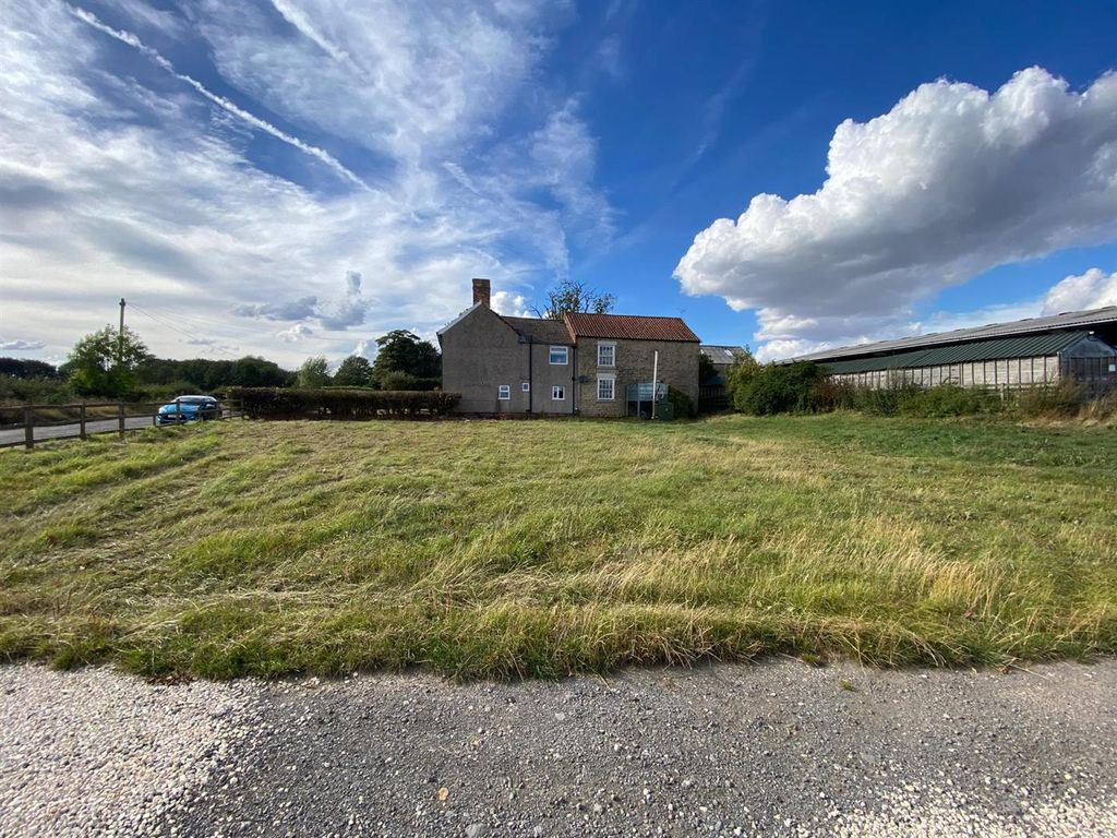 Property photo 3 of 33 Farmhouse &amp; Cottage