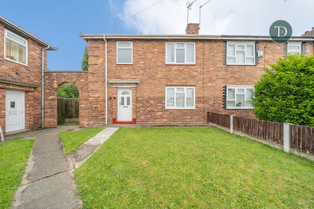 Property photo 1 of 32