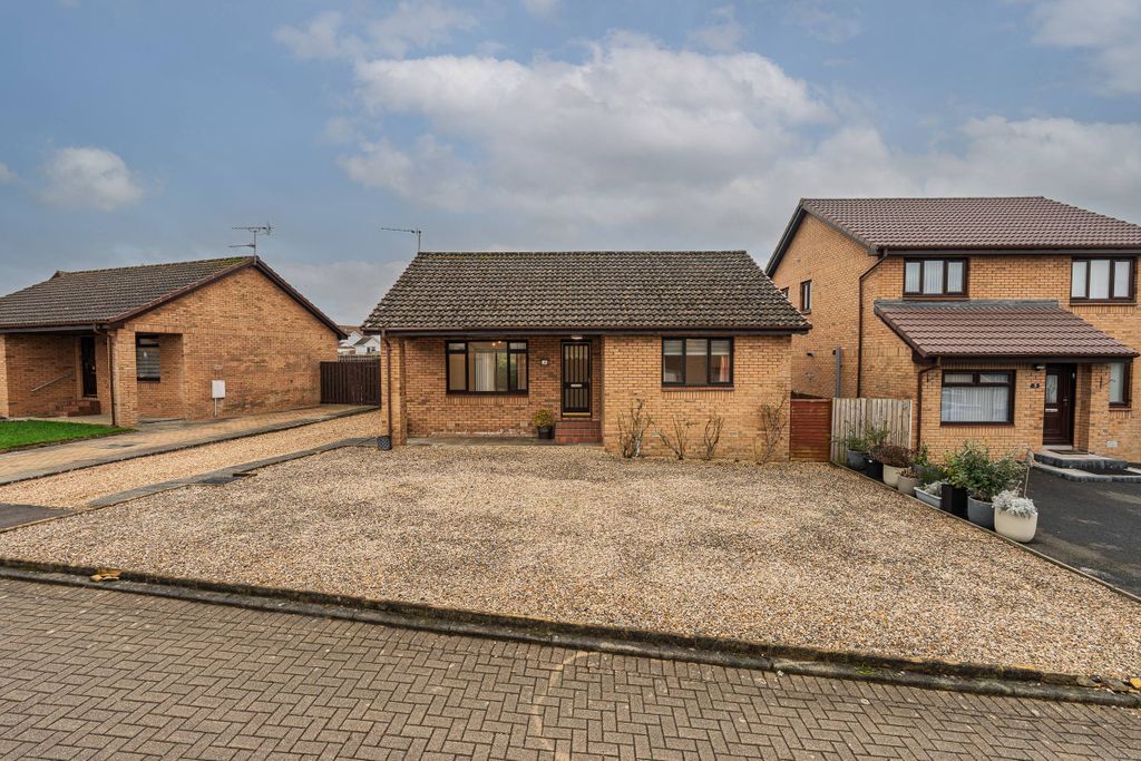 Property photo 1 of 28