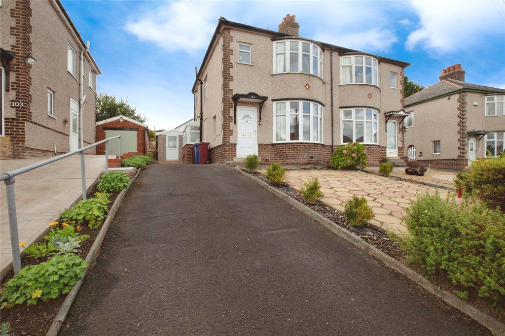 Property photo 1 of 17 External