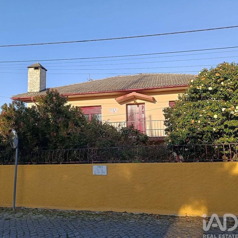 Property photo 2 of 33