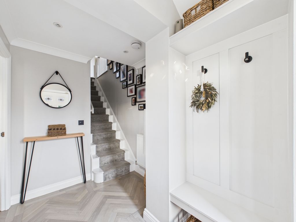 Property photo 3 of 44