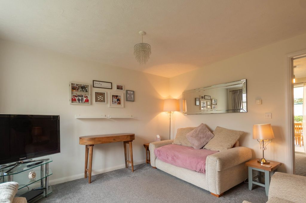 Property photo 2 of 10 Picture No. 02