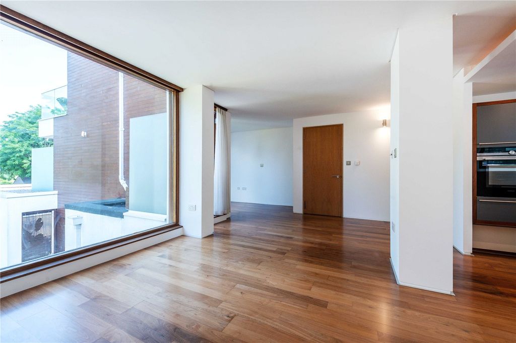 Property photo 3 of 12 Dining Area