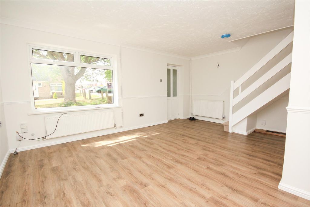Property photo 2 of 13 Living 2.Jpg