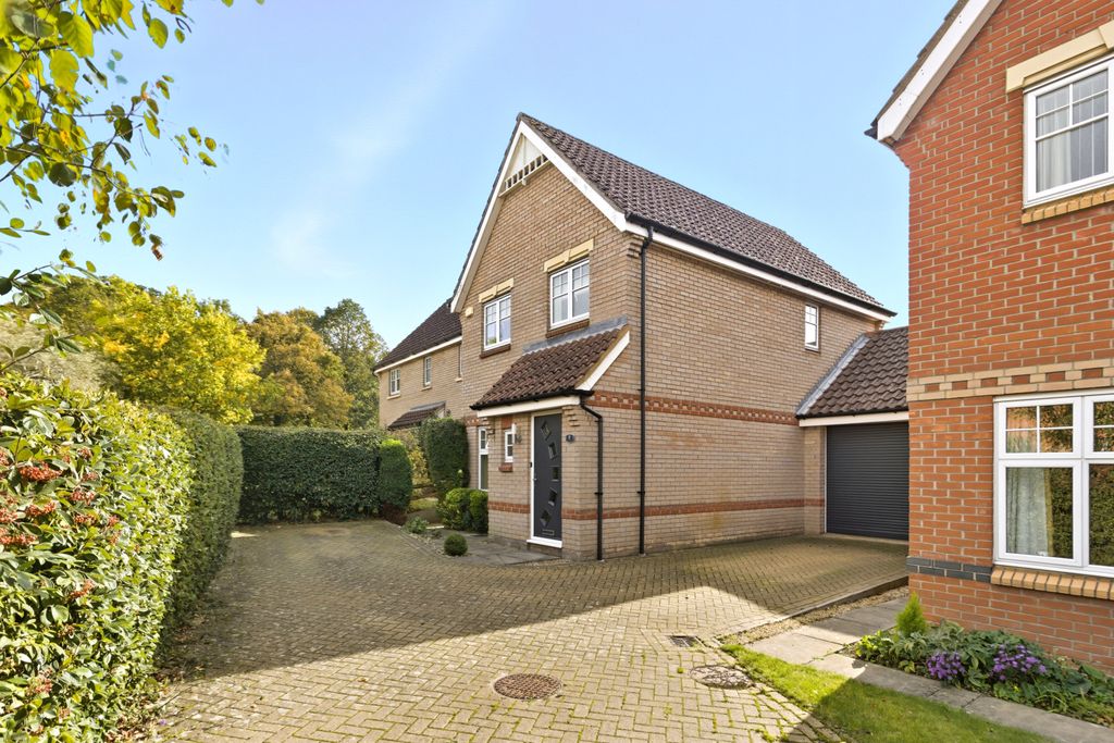 Property photo 2 of 24