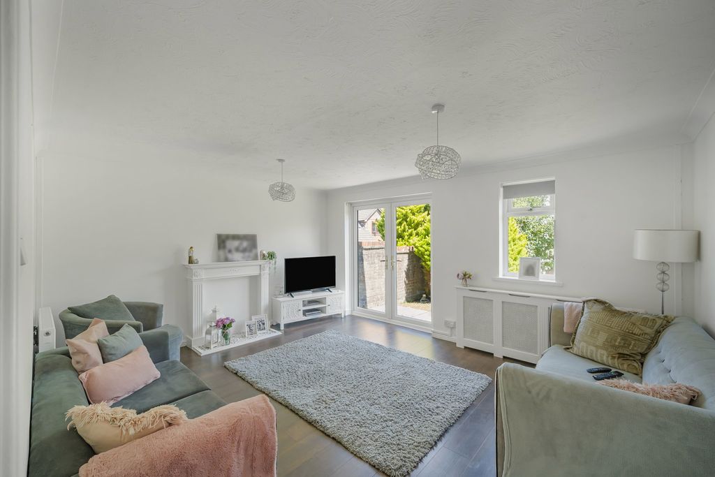 Property photo 2 of 30