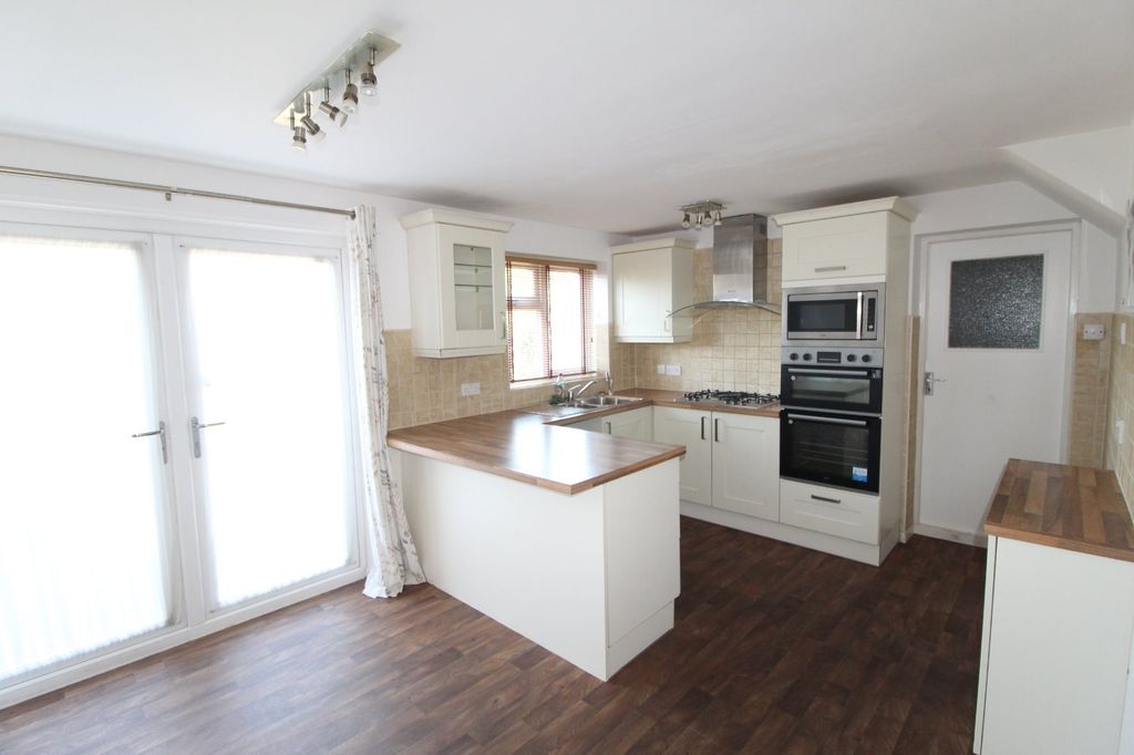 Property photo 2 of 10 Picture No. 40