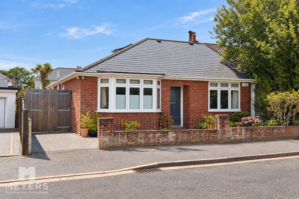 Property photo 1 of 40