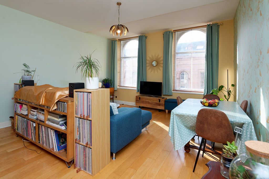 Property photo 1 of 22