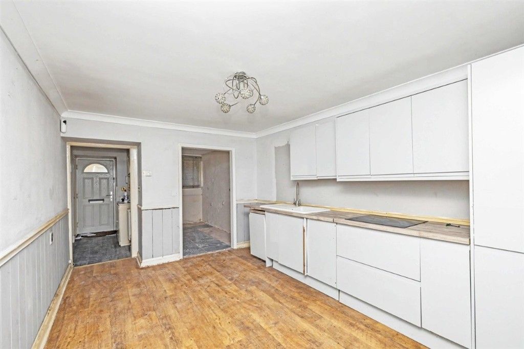 Property photo 3 of 5