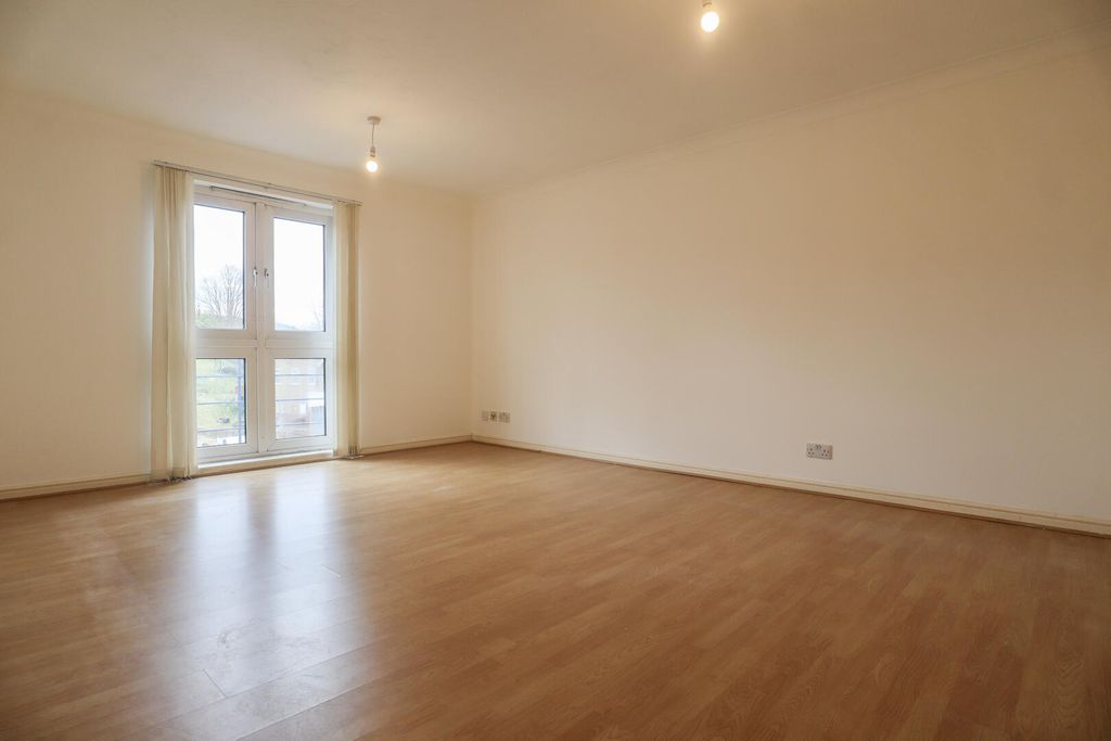 Property photo 2 of 7 Living Room