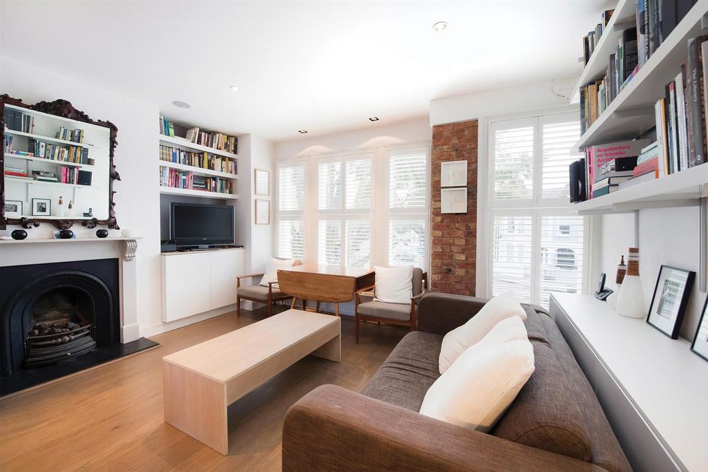 Property photo 1 of 12