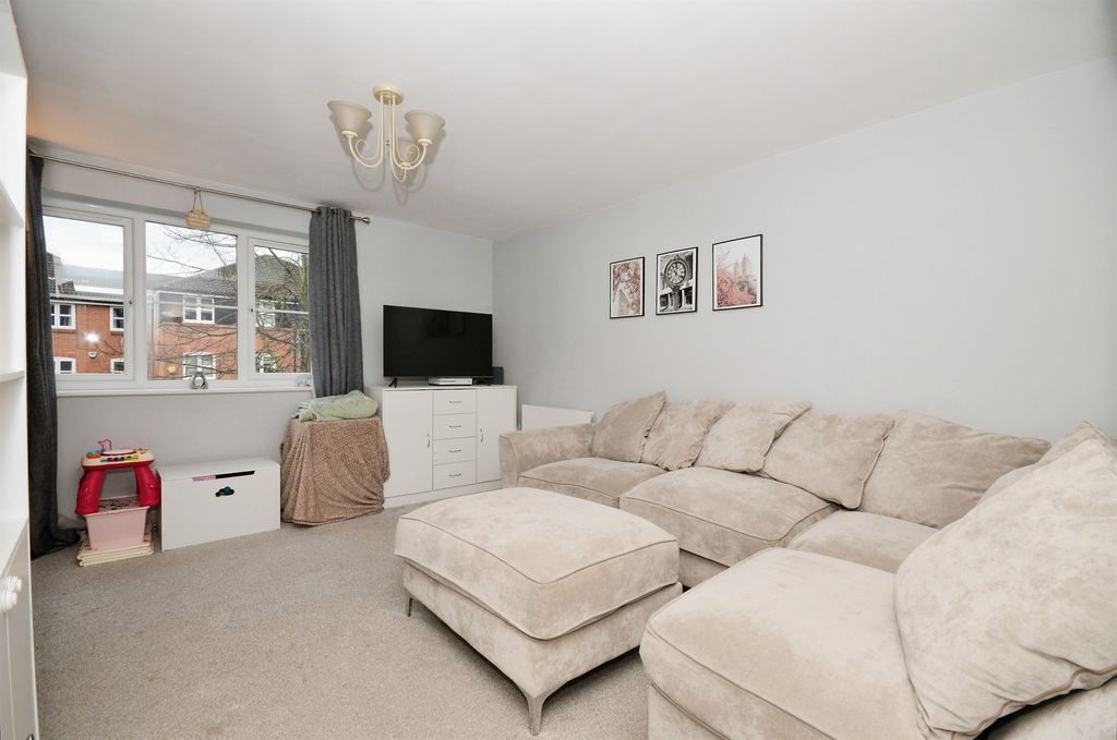 Property photo 2 of 16
