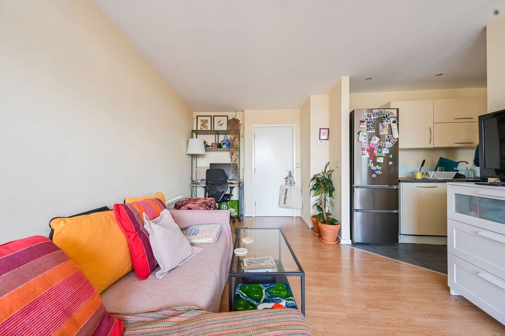 Property photo 2 of 11