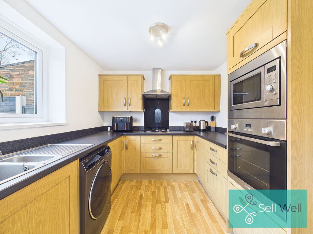 Property photo 2 of 20 Kitchen