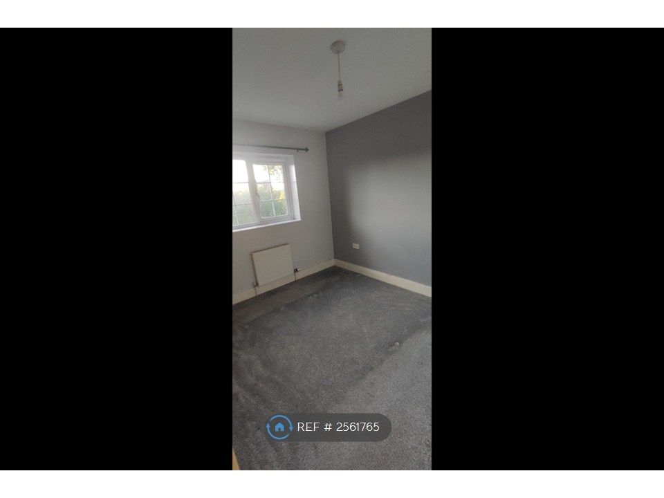 Property photo 3 of 10 Bedroom 1