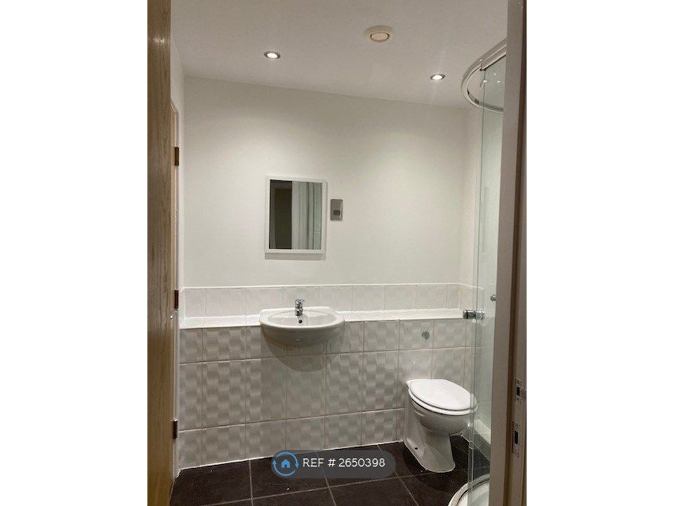 Property photo 2 of 6 Bathroom