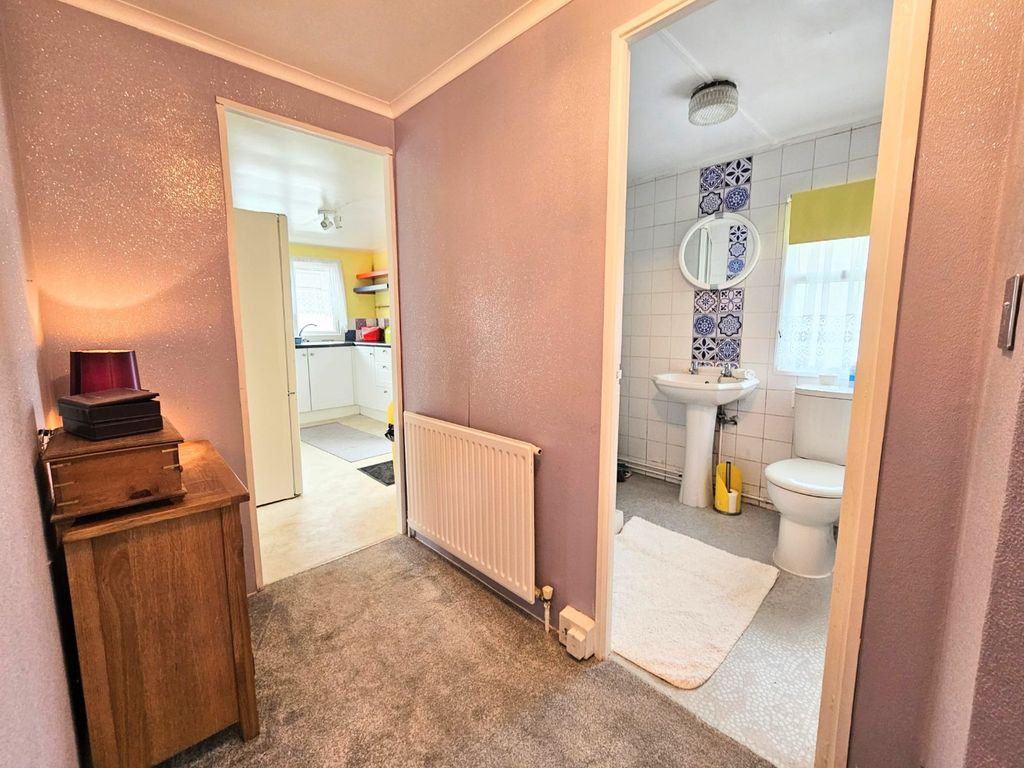 Property photo 3 of 13 4588874