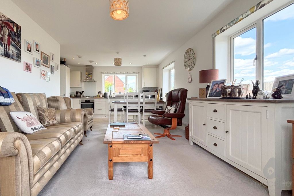 Property photo 2 of 14 4322093