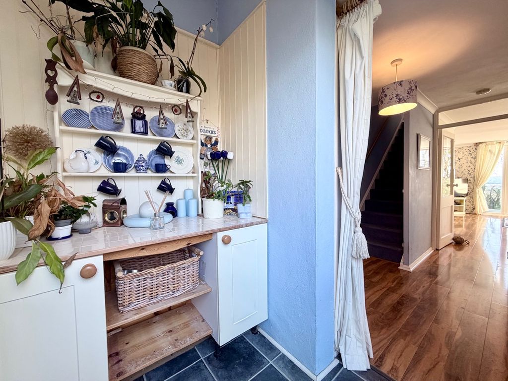 Property photo 2 of 19 Entrance Porch