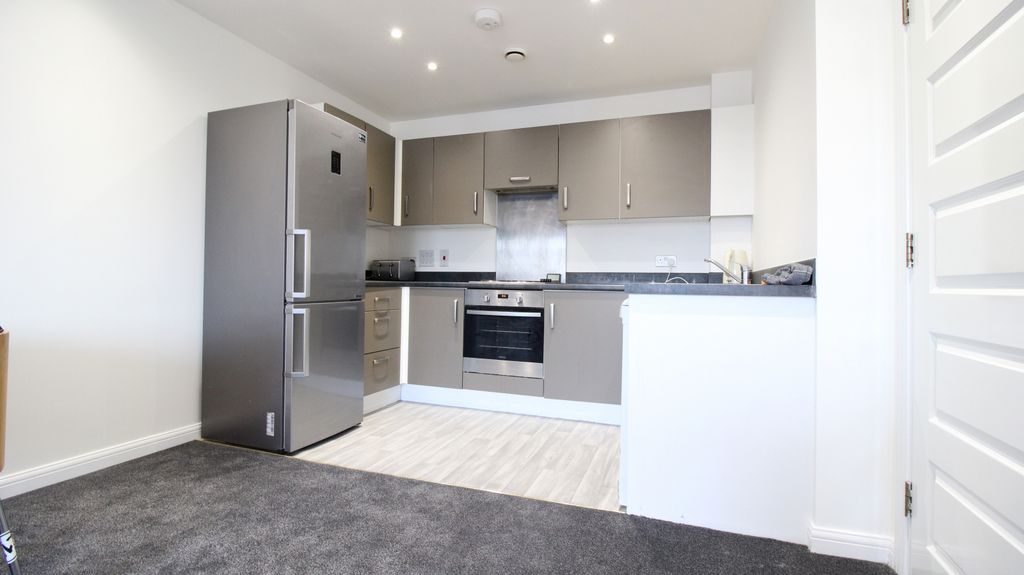 Property photo 3 of 6 Kitchen