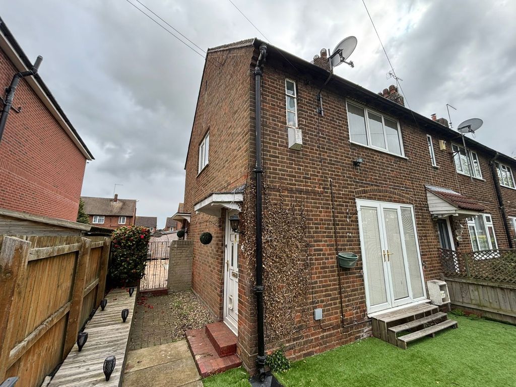 Property photo 1 of 8 External