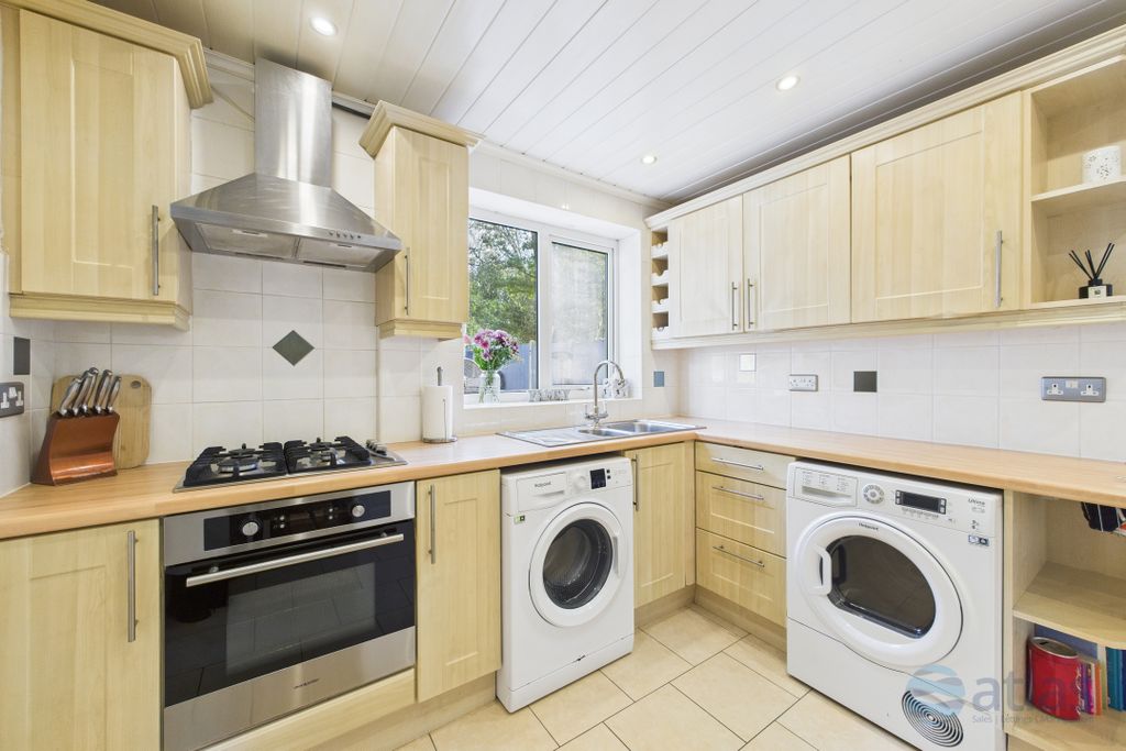 Property photo 3 of 22 Kitchen