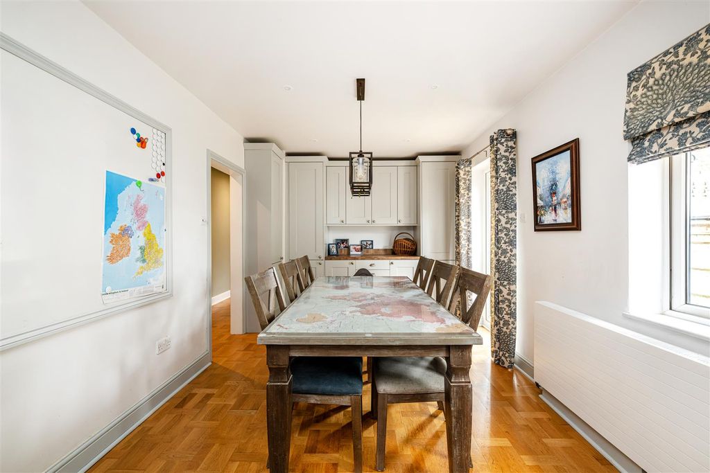 Property photo 3 of 15 Dining Area