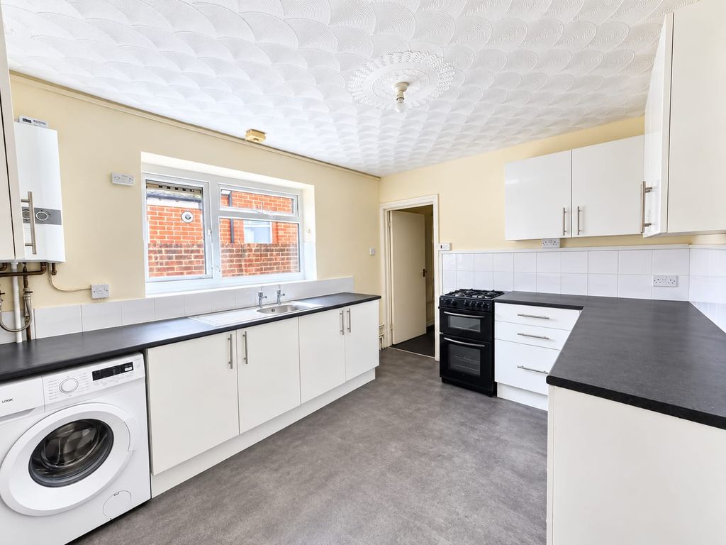 Property photo 1 of 9 Kitchen
