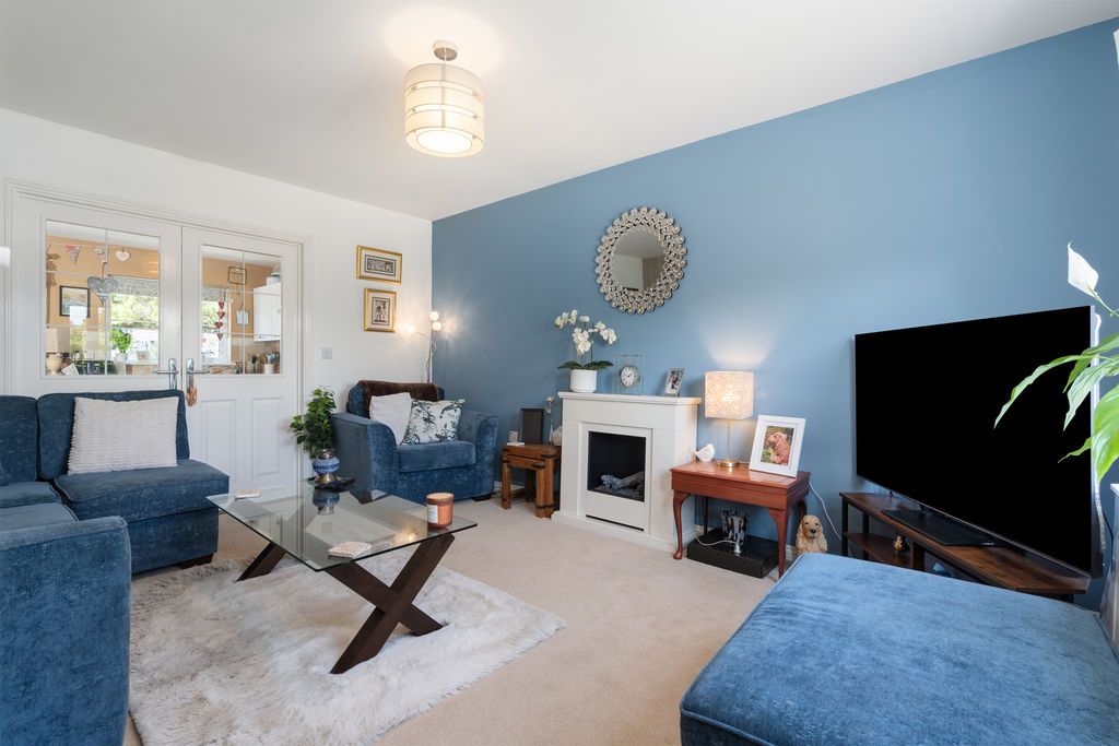 Property photo 3 of 21 6 Campion Crescent
