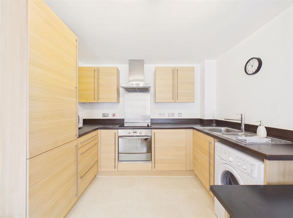 Property photo 3 of 8 Kitchen 1.Png