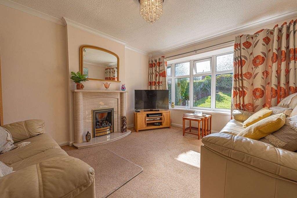 Property photo 3 of 39