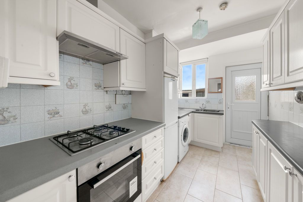 Property photo 2 of 17 Photo 3