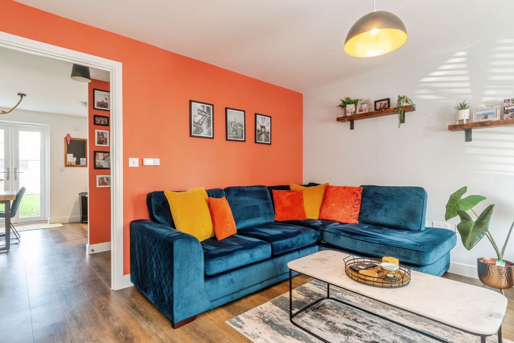 Property photo 3 of 24