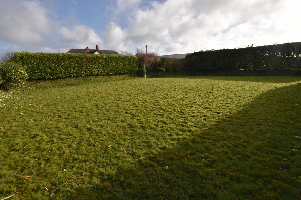 Property photo 3 of 18