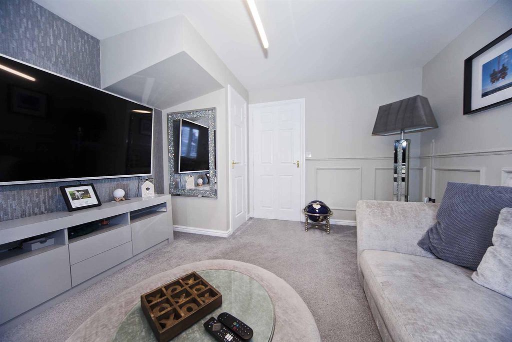 Property photo 3 of 23