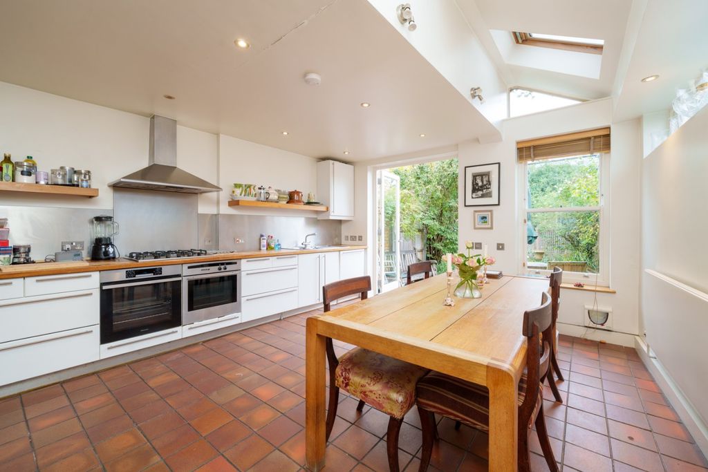 Property photo 2 of 9