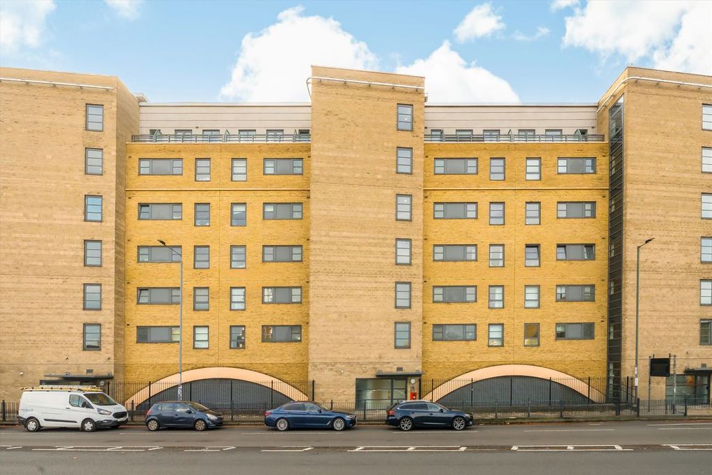 Property photo 1 of 5