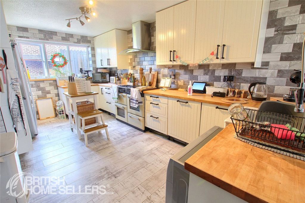 Property photo 3 of 16 3