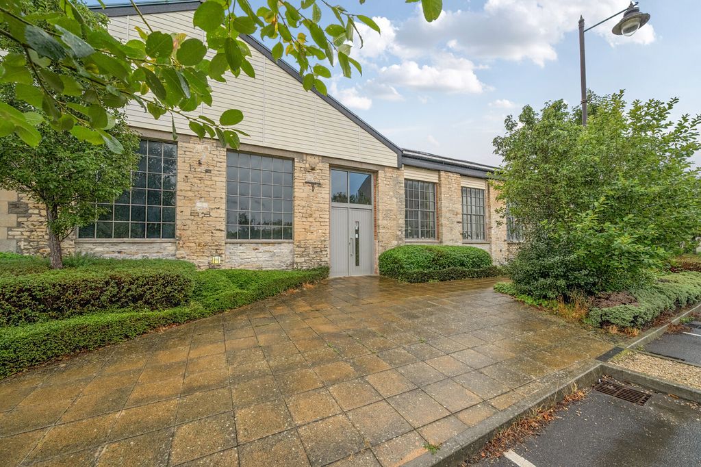 Property photo 1 of 23 External