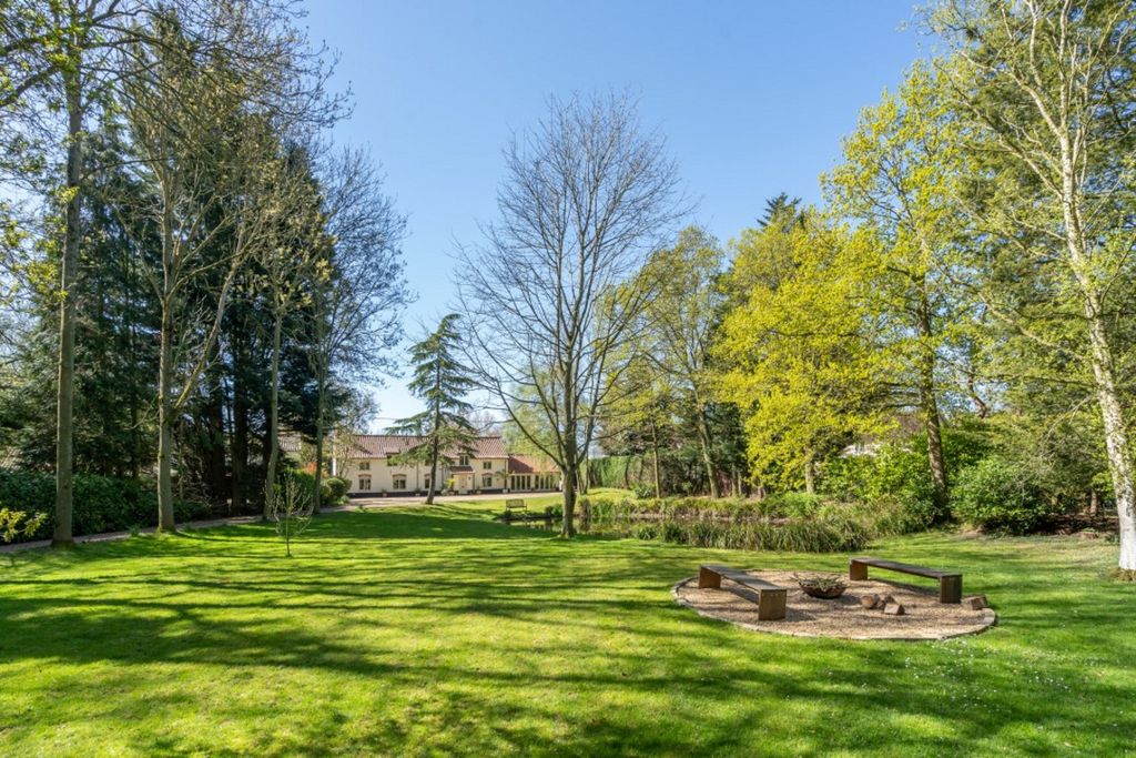 Property photo 1 of 30