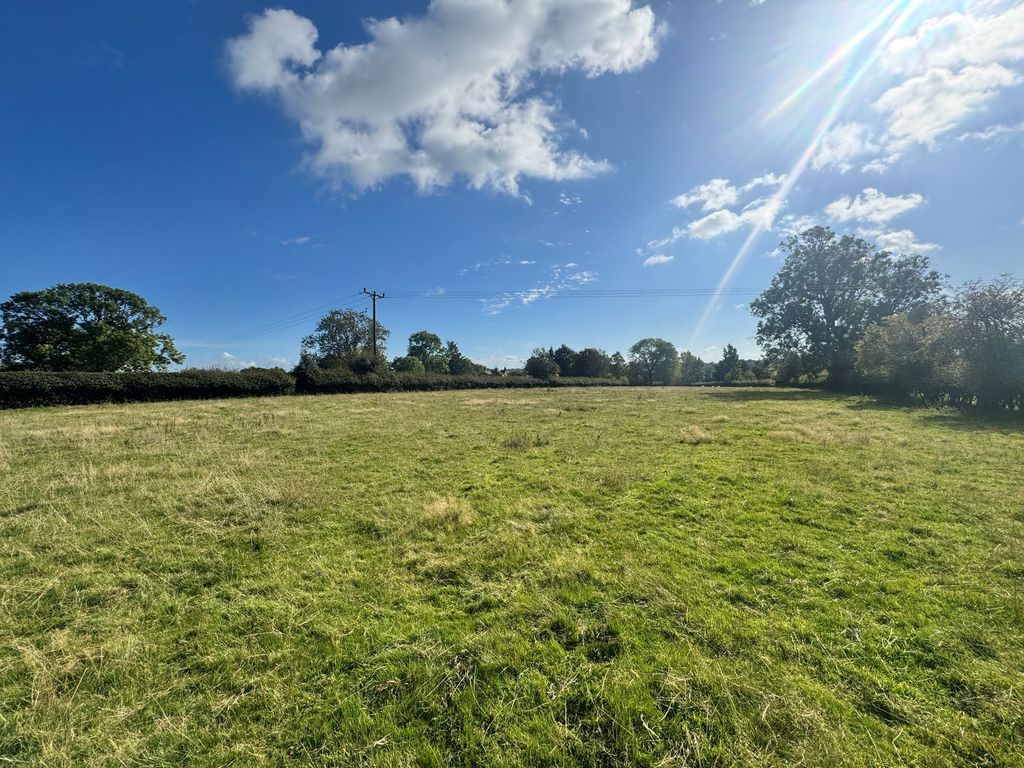 Property photo 1 of 3