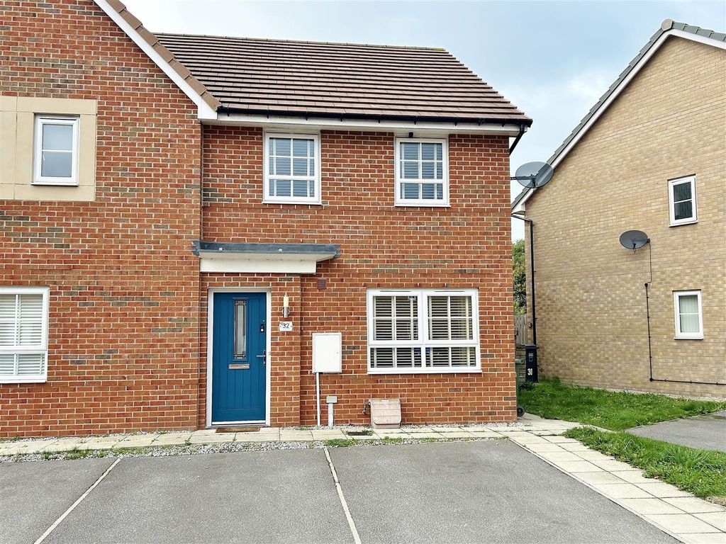 Property photo 1 of 21 Front External