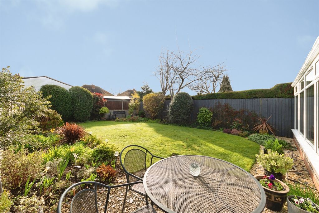 Property photo 2 of 21