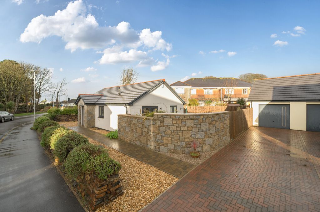 Property photo 1 of 22 1376465-1-691206E...